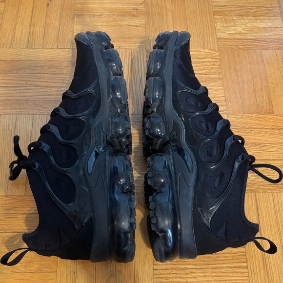 Nike Air Vapormax Plus Sneakers - Picture 5 of 8